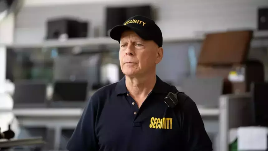 Стал бояться шума: почему жена тяжелобольного Брюса Уиллиса выселила его из дома