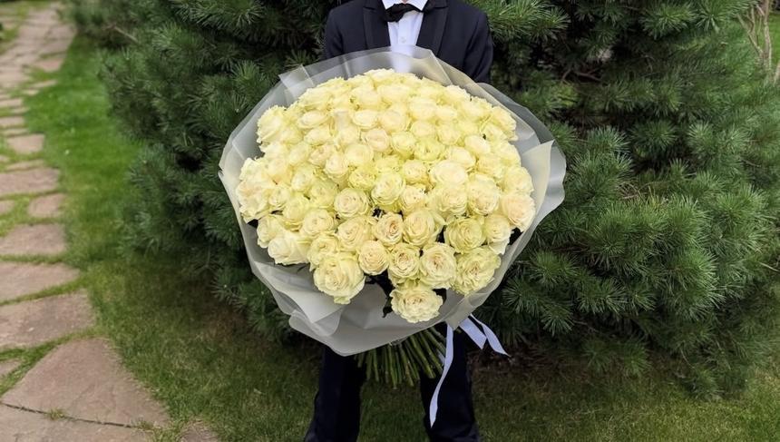 «У Волочковой отобрали?»: Рудковскую раскритиковали из-за букета на 1 Сентября