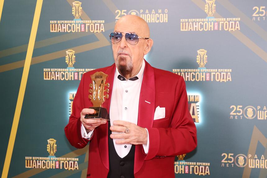 «Авторы не ставили на нее как на хит»: в чем феномен популярности песни Шуфутинского «Третье сентября»