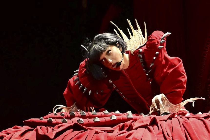 Певица Леди Гага отменила концерт в Майами из-за проблем с голосовыми связками