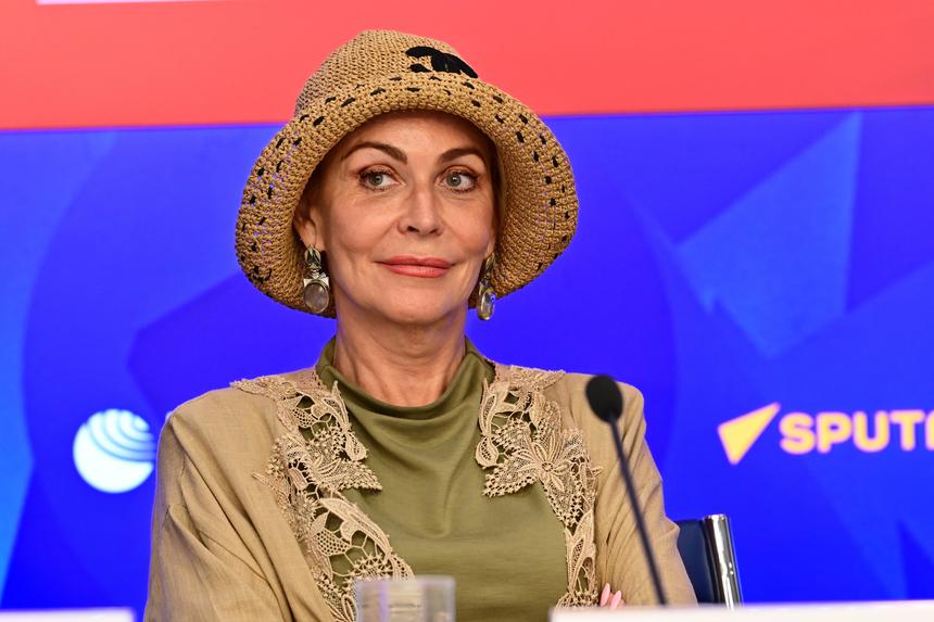 «К новым романам всегда готова»: Алена Яковлева рассказала о личной жизни и болезни