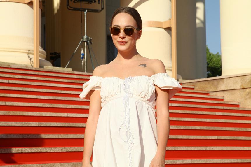 «Достойно звания скотины»: коллега Тарасовой прокомментировал ее задержание в аэропорту