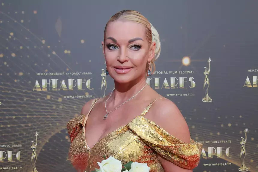 Волочкова рассказала, что мать хочет забрать квартиру отца после его смерти