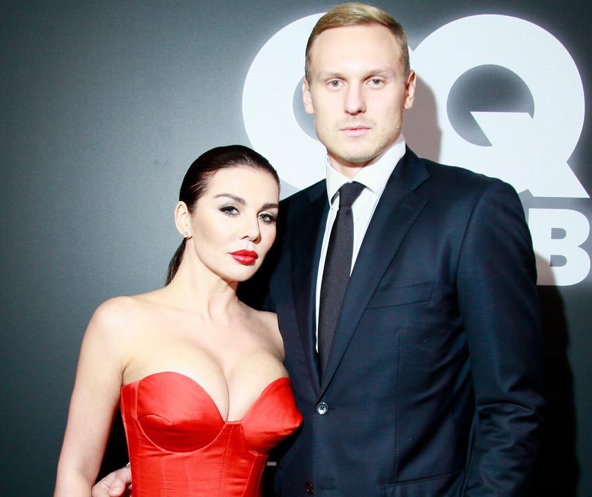 «Какую красоту создало сердце матери»: появились первые кадры памятника экс-мужа Анны Седоковой Яниса Тиммы