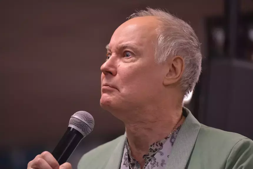 «Мне тоже там было хорошо»: актер Владимир Конкин высказался об уехавших знаменитостях