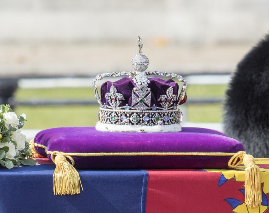 Карл III опубликовал новое фото Елизаветы II в третью годовщину смерти королевы