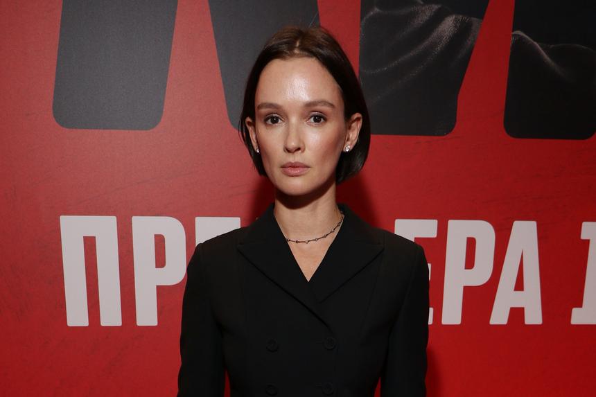 Строгий костюм, уложенные волосы: Паулина Андреева впервые за долгое время вышла в свет