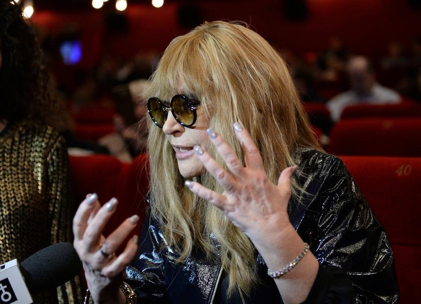 «Ее место — среди тех, кто бежал из страны»: Пугачеву осудили за интервью иноагенту