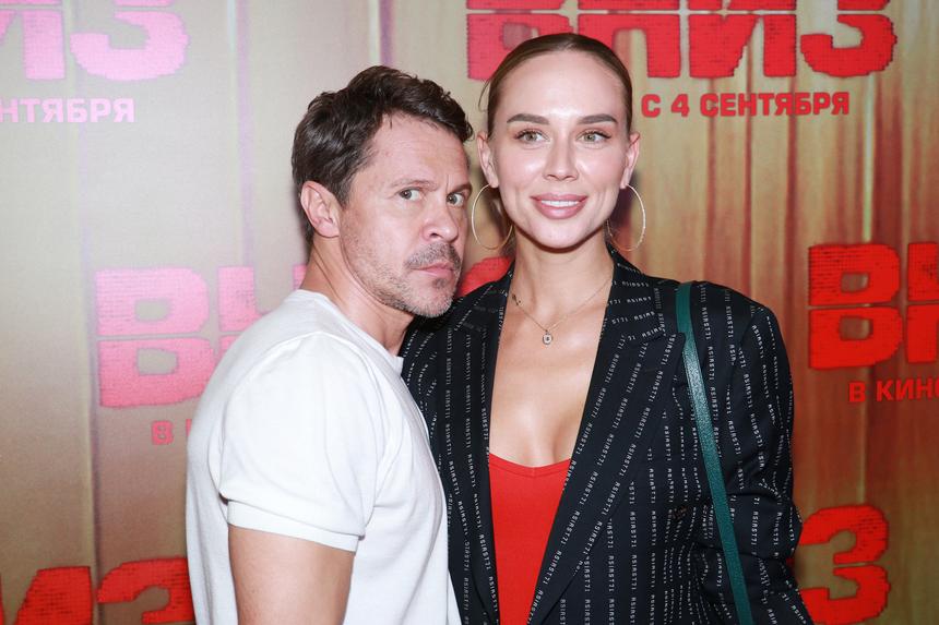 «Муж-то строгий, оказывается»: Зоя Фуць высказалась о суровом нраве супруга, актера Павла Деревянко