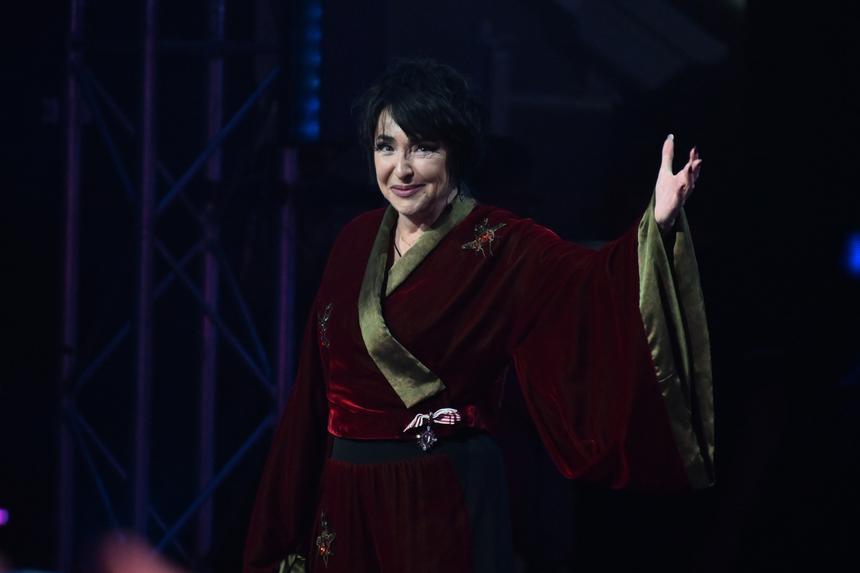 «Он решил купить ей успех»: раскрыта тайна возвращения на сцену Лолиты Милявской