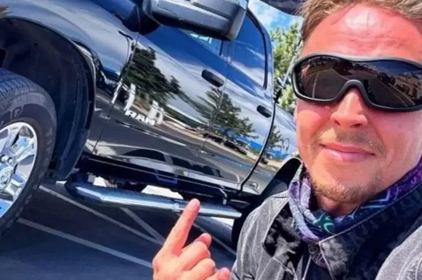 «Расследованием занимается один шериф»: отец убитого на Burning Man россиянина обратился к президенту США