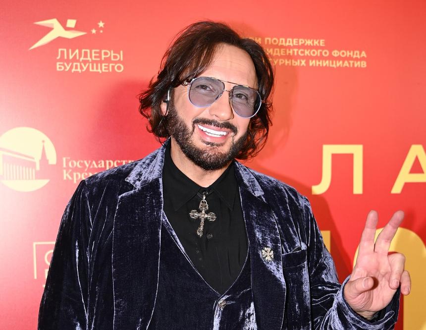 «У меня нет стилиста»: Стас Михайлов хранит более 60 пар штанов