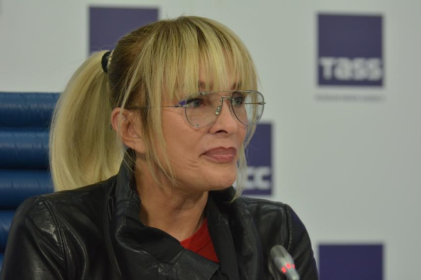 «Дрожу, чтобы свести концы с концами»: Лайма Вайкуле потратила на фестиваль с иноагентами почти 170 млн рублей