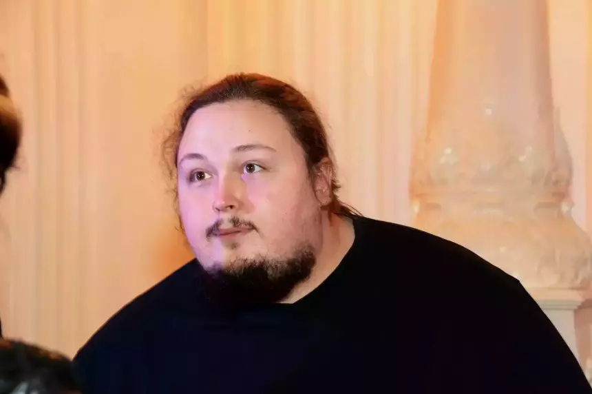 «Проявил минутную агрессию, а потом раскаялся»: Лука Сафронов рассказал о конфликте с сыном Децла