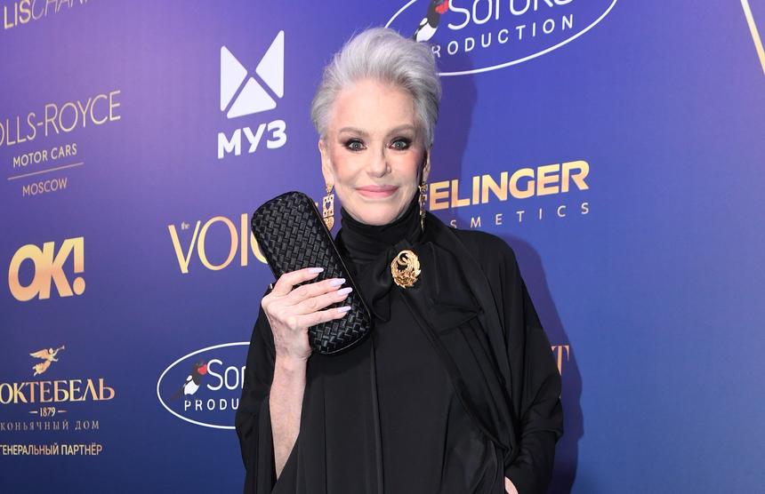 «В прошлом году я много потеряла. Вечная память»: Ирина Понаровская в слезах вспомнила умершего сына