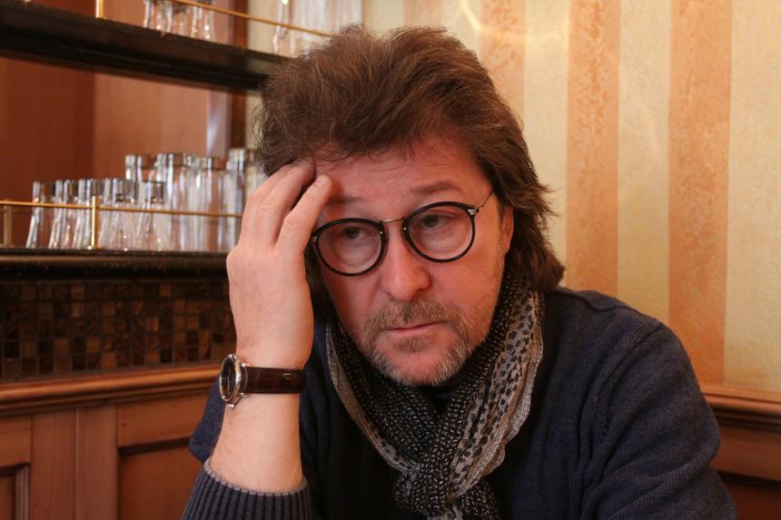 «Звоночки были разные»: бас-гитарист «Машины времени» Александр Кутиков высказался об СВО