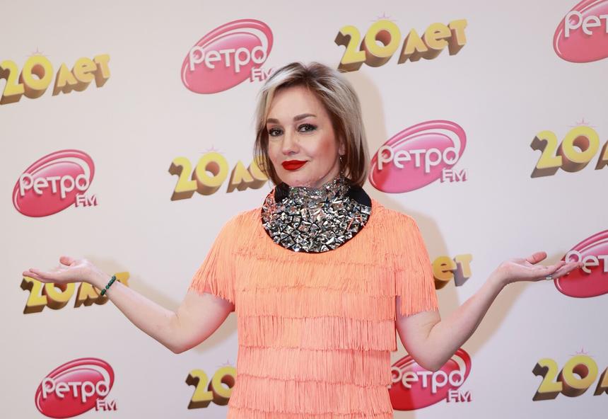 «Жили на деньги, которые я зарабатывала»: Буланова призналась, что содержала молодого мужа