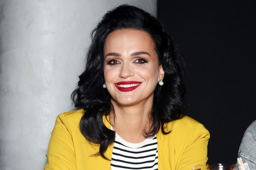 Подарил две квартиры за 100 млн рублей: раскрыт роман мужа певицы Славы с экстрасенсом и экспертом ток-шоу