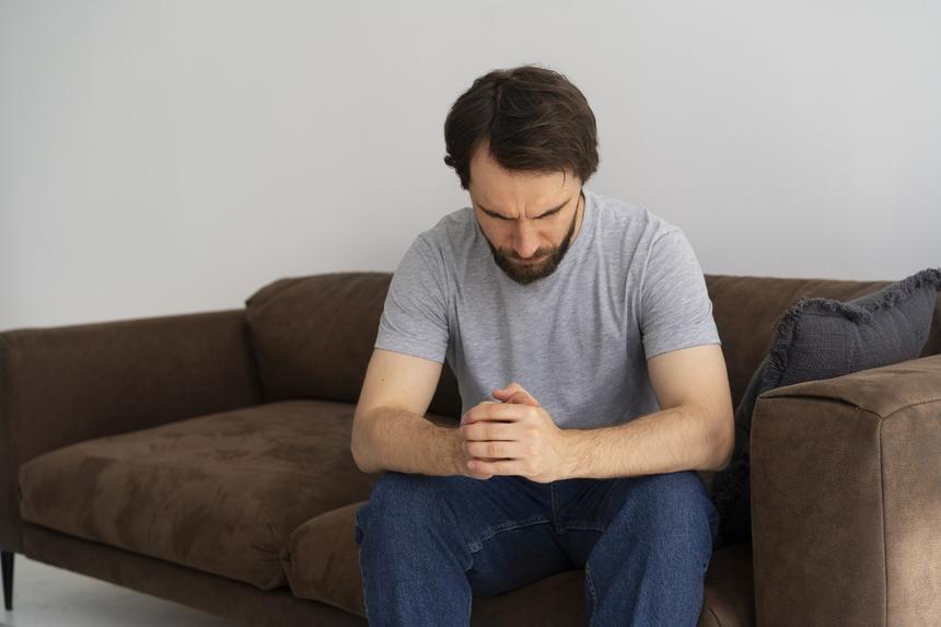 Колопроктолог предупредил об опасной привычке, которая вызывает геморрой