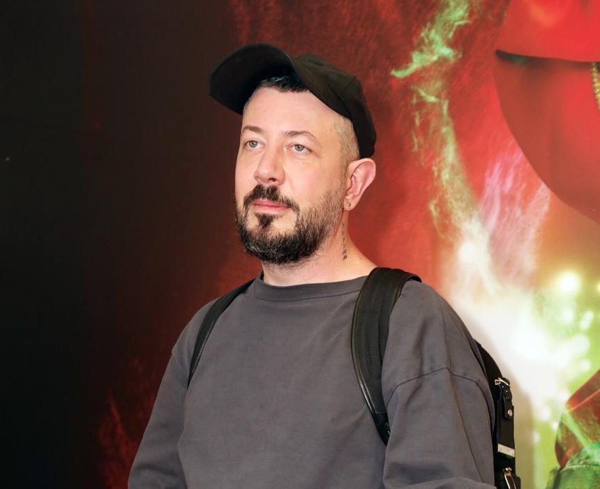 «Хочу, как у Майкла Джексона»: 50-летний Артемий Лебедев сделал пластику носа