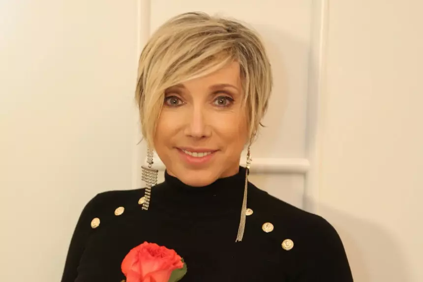 Распилили кости лица: Елена Воробей показала 22-летнюю дочь после операции на челюсти