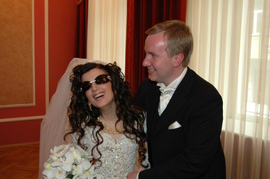 «Без твоей руки, но с ощущением тебя рядом»: Диана Гурцкая обратилась к покойному мужу в годовщину свадьбы