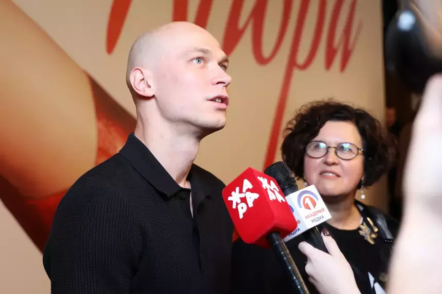 Актер Юра Борисов отменил съемки в Голливуде, чтобы приехать на похороны отца