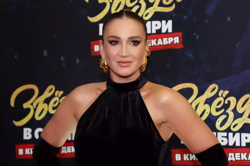 Кирпич от дома Крида и расческа Бузовой: какие личные вещи звезд россияне продают в Интернете