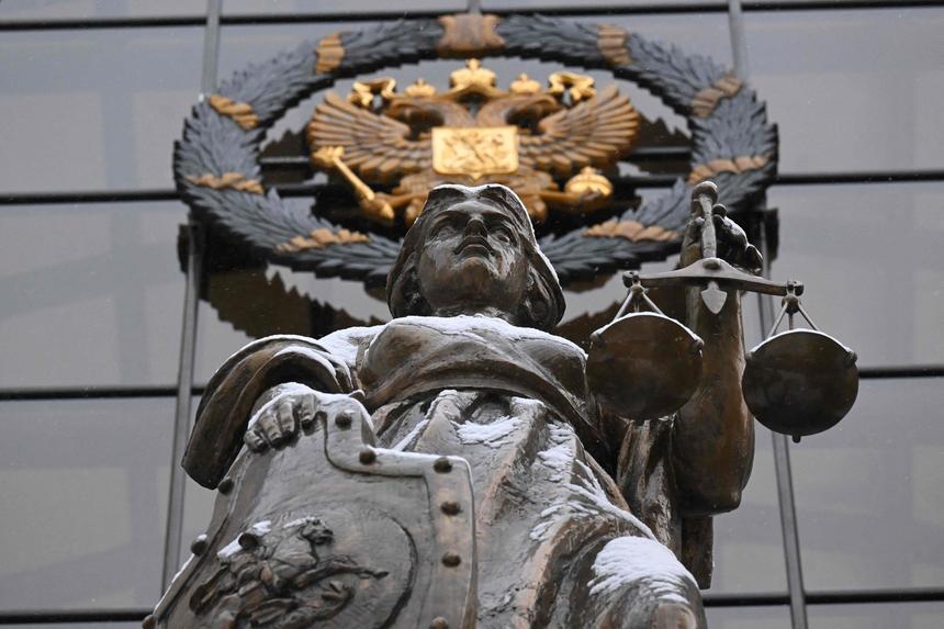 «От Средневековья надо уходить»: в СПЧ поддержали предложение Москальковой не сажать в «клетки» некоторых обвиняемых