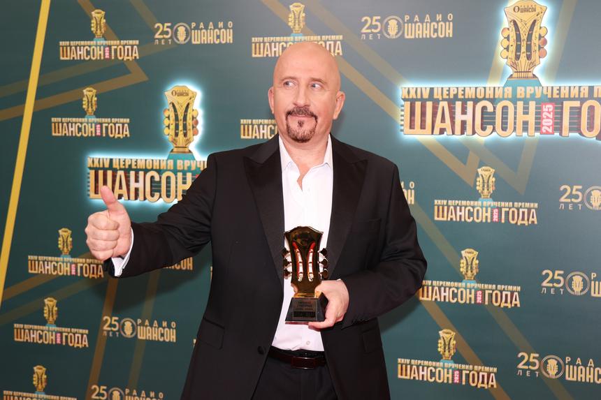 Певец Жека рассказал о романе с бэк-вокалисткой после самоубийства жены