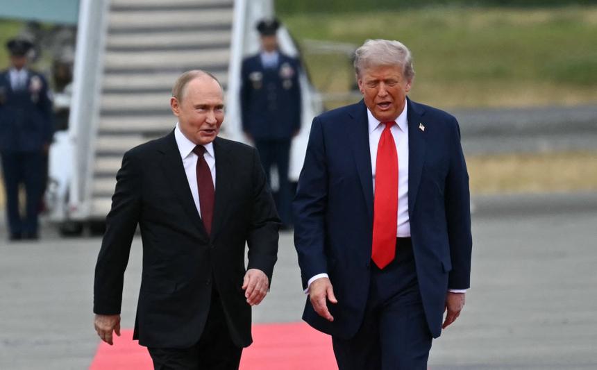 Песков рассказал об отношениях Путина и Трампа