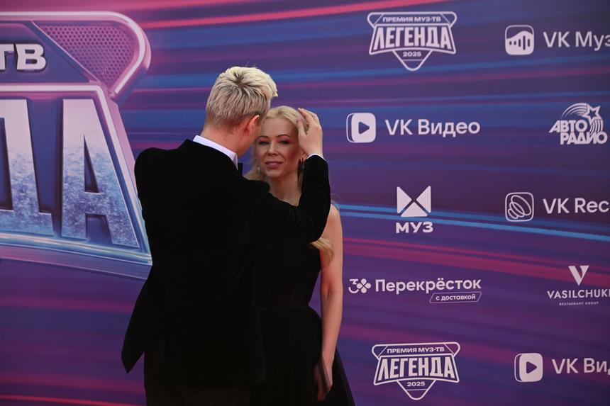 «Собираются пожениться»: названа возможная дата свадьбы певца SHAMAN и Екатерины Мизулиной