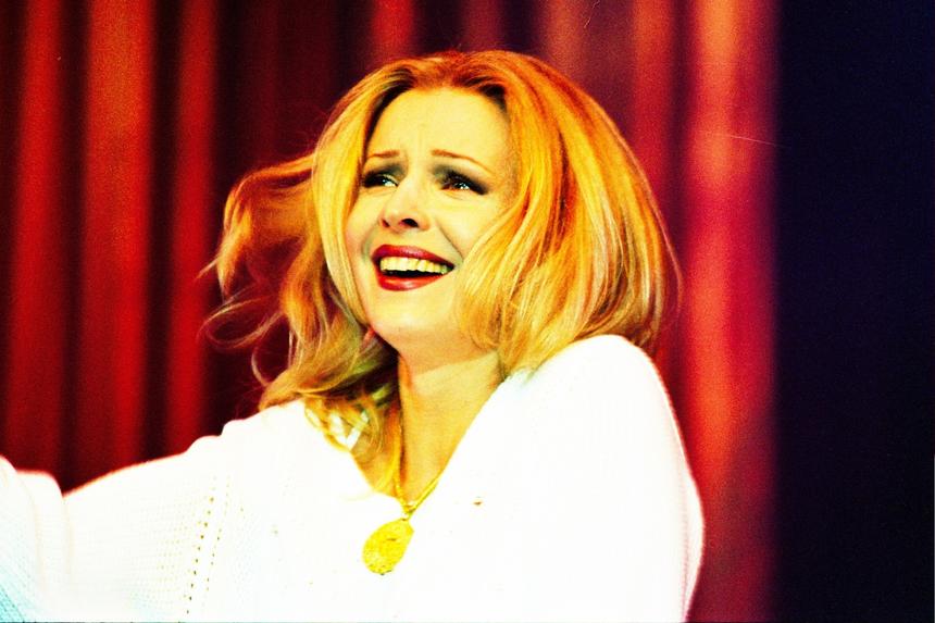 От звезды до отшельницы: куда пропала популярная в 90-х певица Наталья Ветлицкая