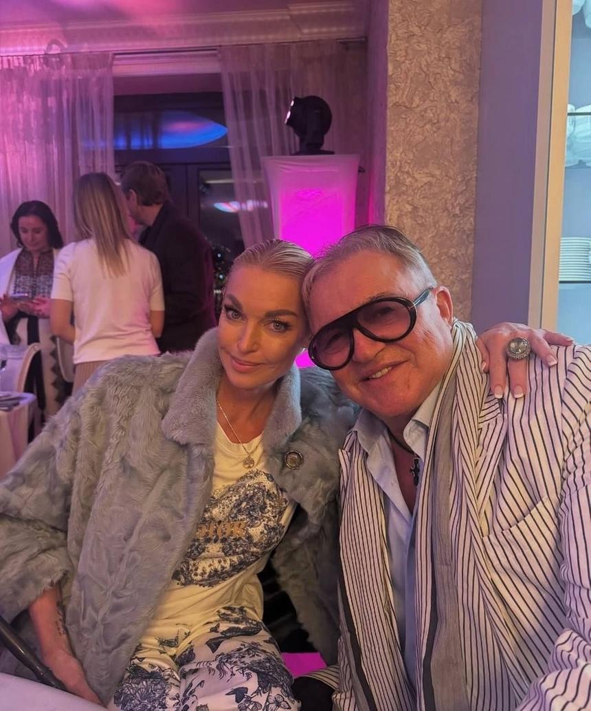 Дмитрия Диброва застали в обнимку с Волочковой после новостей о разводе