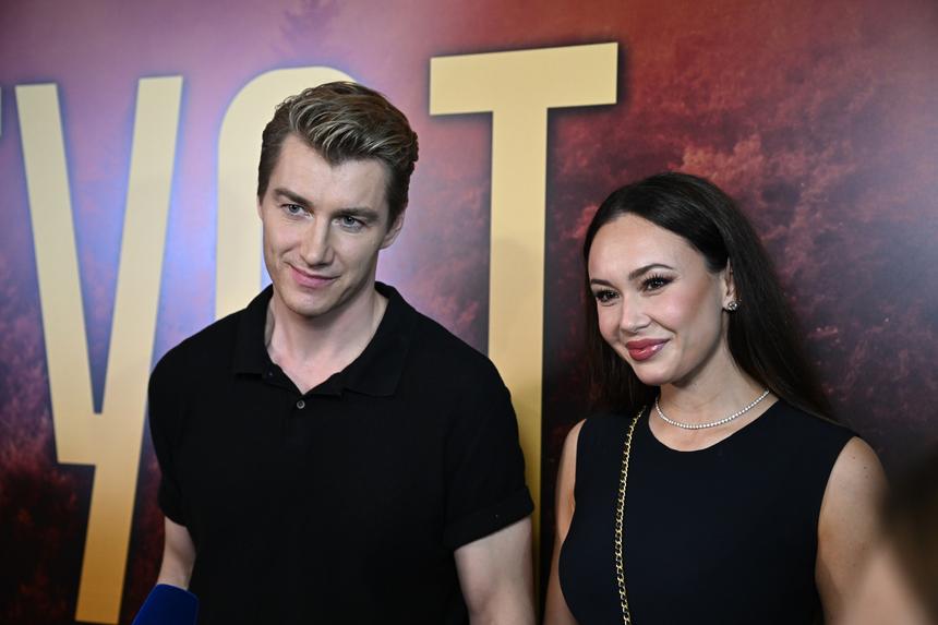 «Счастлив каждую секунду, что мне отведена, делить с тобой»: Воробьев трогательно поздравил жену с днем рождения