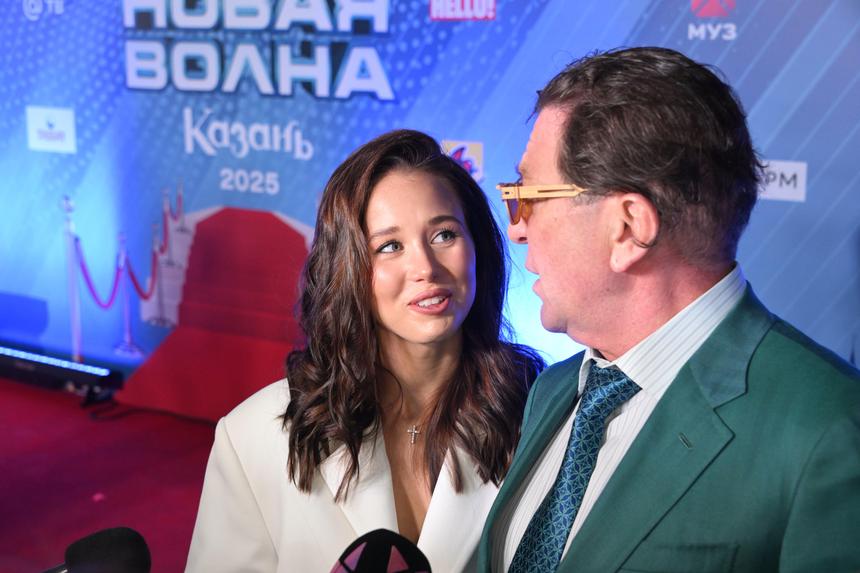 19-летняя невеста Григория Лепса Аврора Киба оставила певца и улетела в США