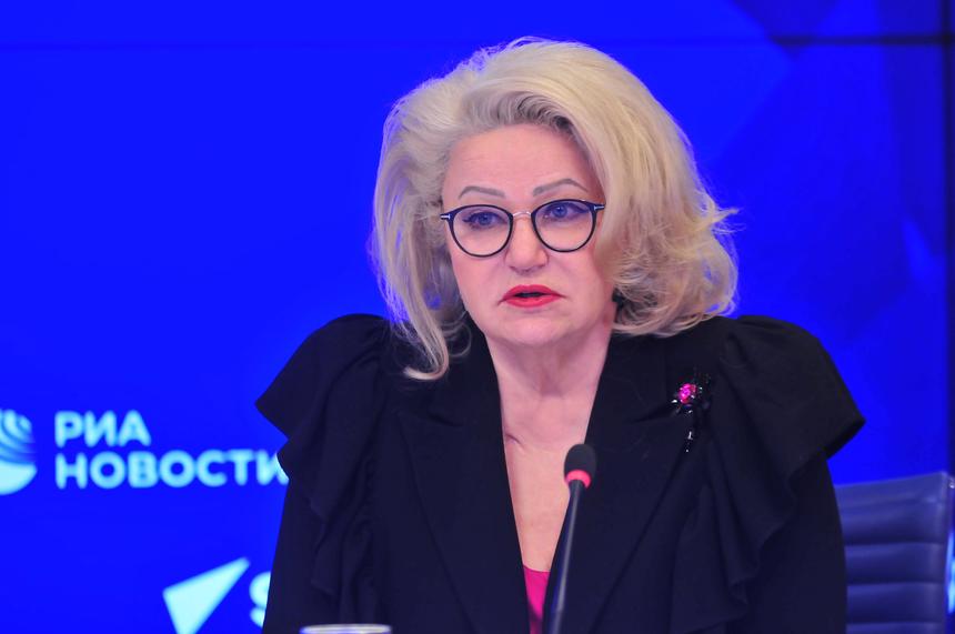 «После Майбахов и Лексусов чиновникам — это цинично»: депутат Останина о стоимости подарков учителям