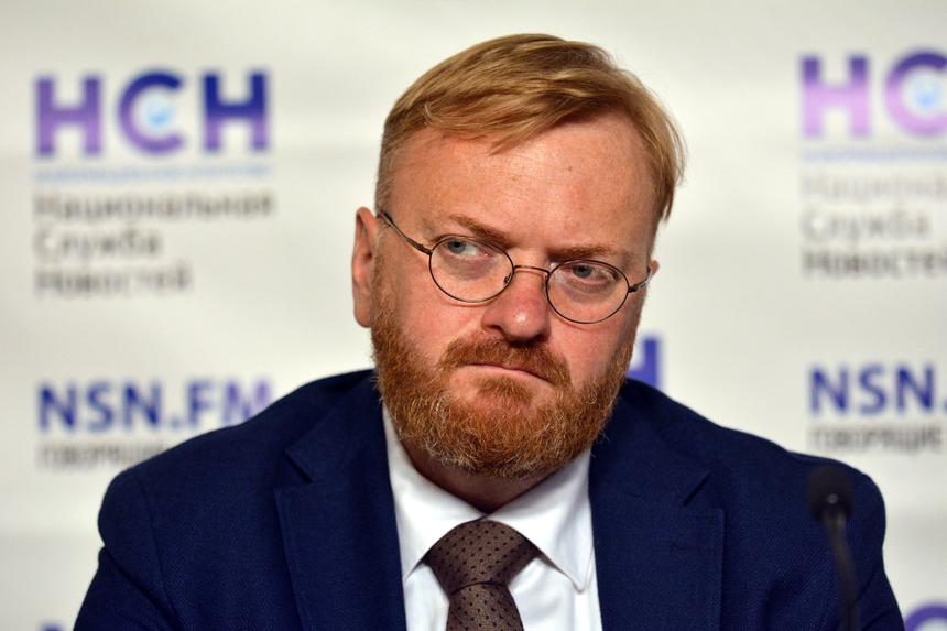 «Идиотизм полнейший!»: Милонов высказался о текстах Оксимирона* в школьной олимпиаде по русскому языку в Сочи