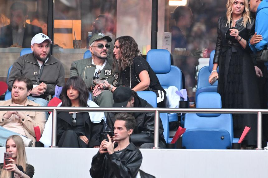 «Мне вообще без разницы»: Мари Краймбрери впервые высказалась о поздравлении Бузовой