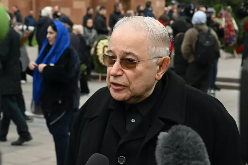 «Если ничего не изменится, то может забыть о наследстве»: Петросян поссорился с Брухуновой из-за ее образа жизни