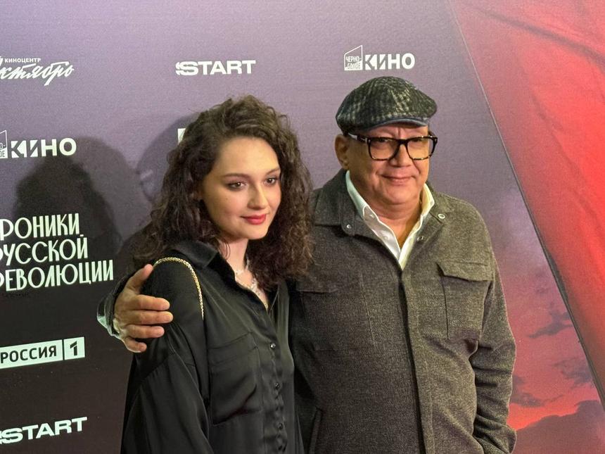 «Молочный муж выпал — вот и все»: Мария Кончаловская объявила о разводе с Никитой Кузьминым