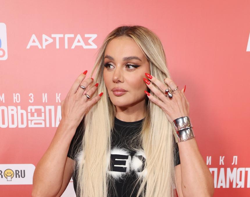 «Покорил ее своим кошельком»: раскрыты подробности нового романа Анны Седоковой