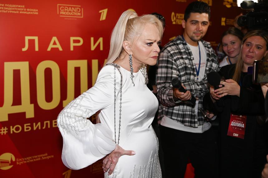 «Всегда такая была»: Соседов высказался о надменном поведении Ларисы Долиной