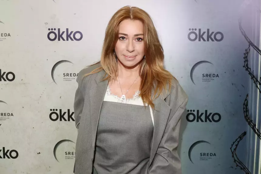 «Я поняла, что это все»: Алена Апина рассказала, как решилась развестись с мужем после 25 лет совместной жизни