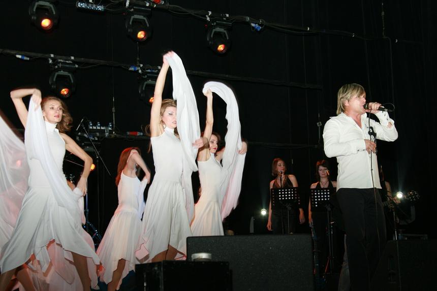 От Аллы Пугачевой до американской мечты: жизненный путь звезды 80-х Алексея Глызина