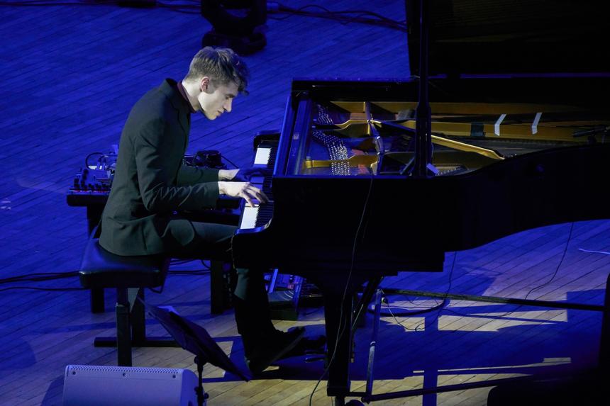 С пианиста Кирилла Рихтера через суд взыскали 385 тысяч рублей долга за кредит