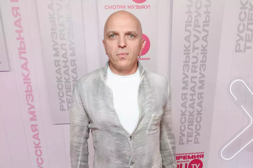 Александр Шоуа признался, что практически не уделяет времени воспитанию сына