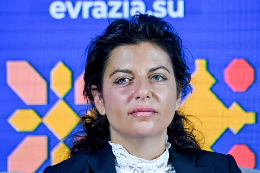 «Ведешь себя как хачик!»: Симоньян вспомнила о конфликте с Кеосаяном