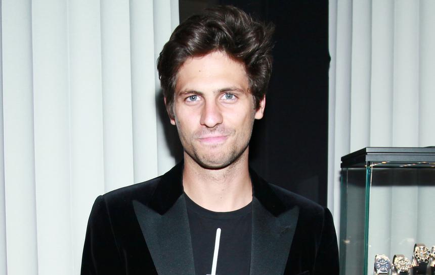 «Кошки писали в ванную, с утра я сонный вставал в эту лужу»: режиссер Молочников пожаловался на жизнь в эмиграции