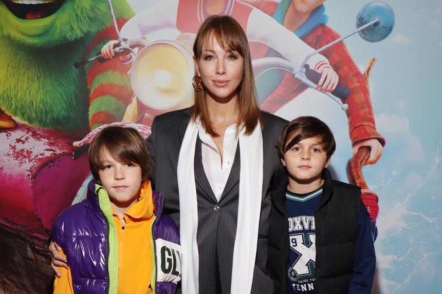 «Лучше всего отбор подруг получится у папы»: Полина Диброва рассказала о личной жизни старшего сына